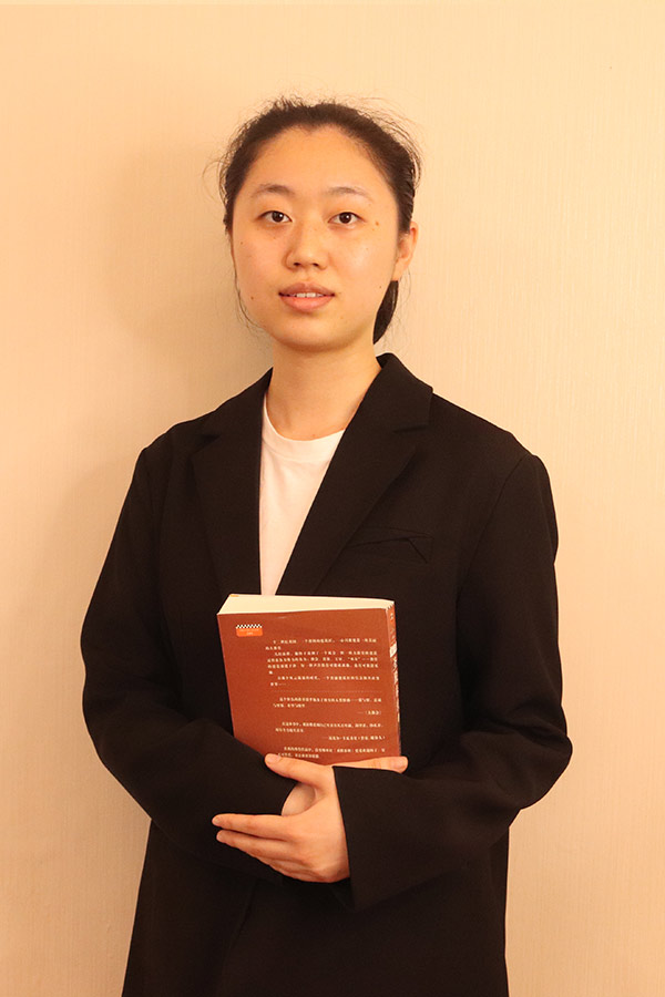 金台梁艺 本科学历，优秀班主任